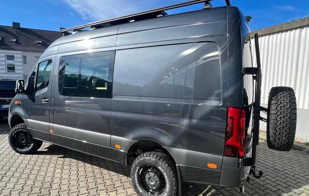 Mercedes Sprinter W907 neue Lautsprecher einbauen