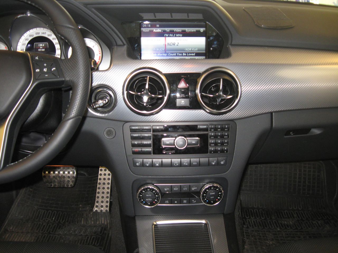 Car-HiFi-Verstärker-Set 5DX plus • speziell für Mercedes GLK (X204)